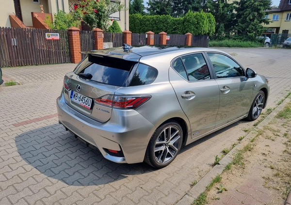 Lexus CT cena 72500 przebieg: 82000, rok produkcji 2017 z Warszawa małe 154